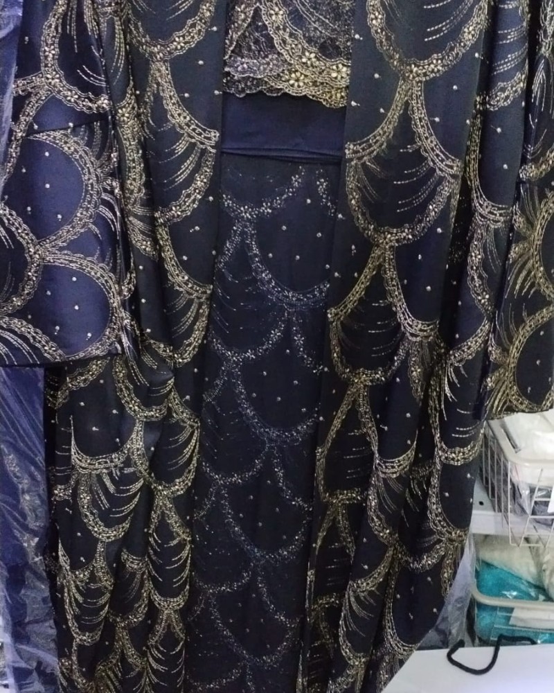 مشلح دبل ستان اسود مطرز ذهبي