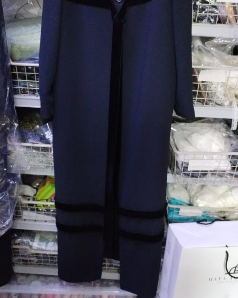 جاكيت كريب اسود لياقه مخمل وشريط مخمل اعلي واسفل