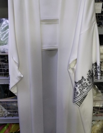 مشلح كيمونو ابيض دبل ستان كم مطرز اسود