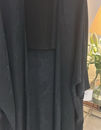 مشلح حرير جاكار ورود اسود