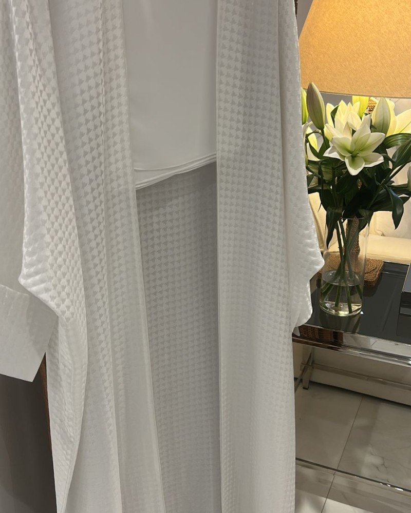 مشلح حرير جاكار تويت ابيض