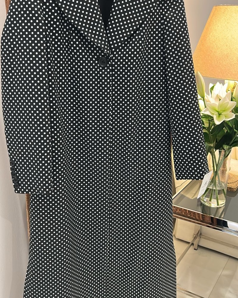 جاكيت اسود منقط