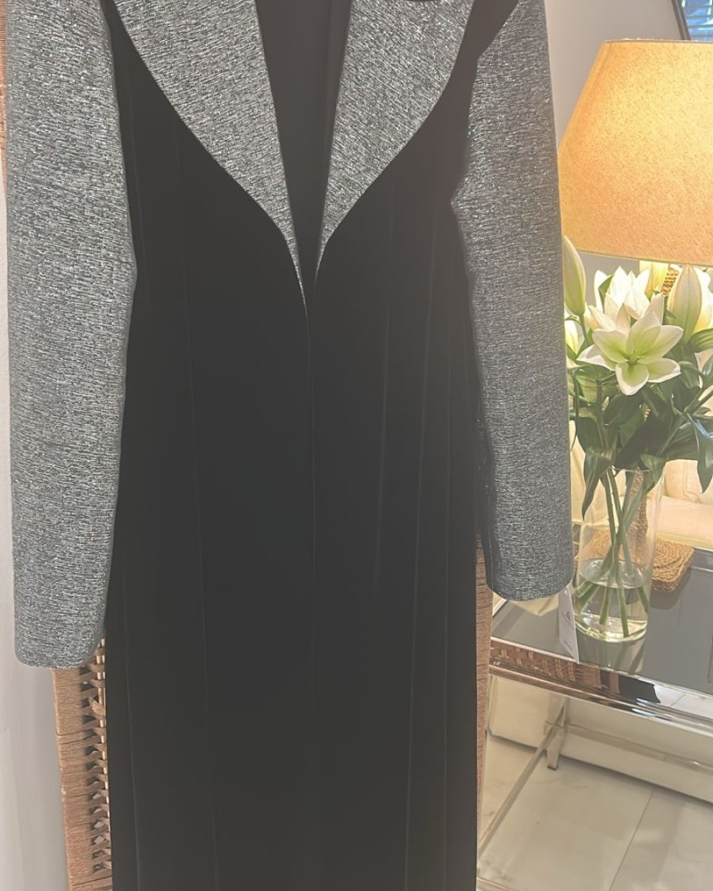 جاكيت مخمل اسود فضاء