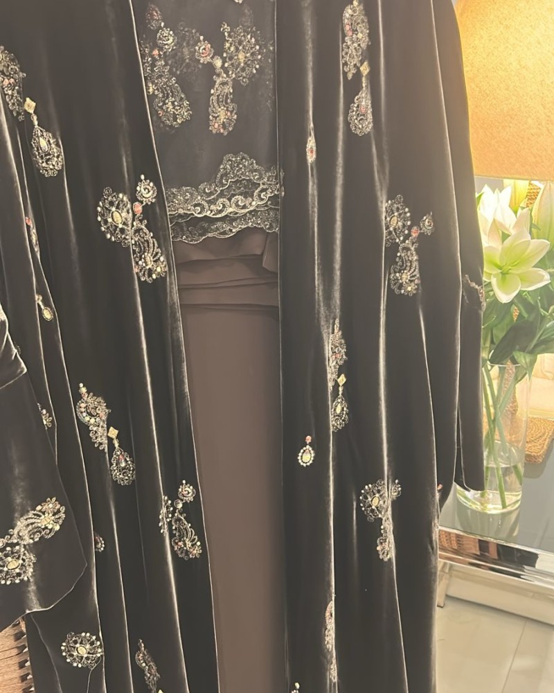 مشلح بني تطريز ذهبي بانوهات