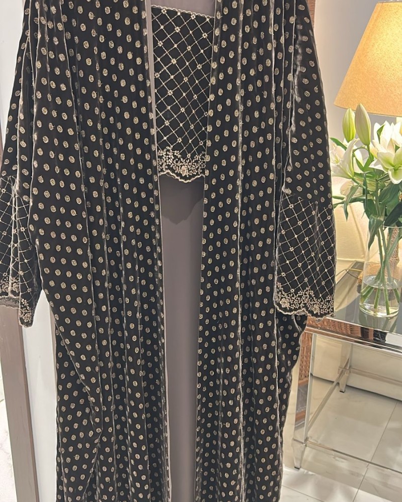 مشلح مخمل بني منقط ذهبي