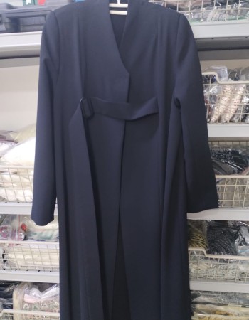 جاكيت كريب اسود بكسرتين من الخلف