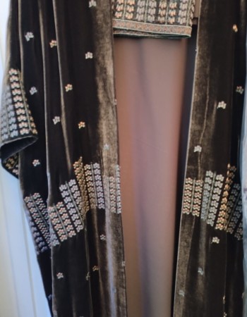 مشلح مخمل بني مطرز طرحه تل مطرز