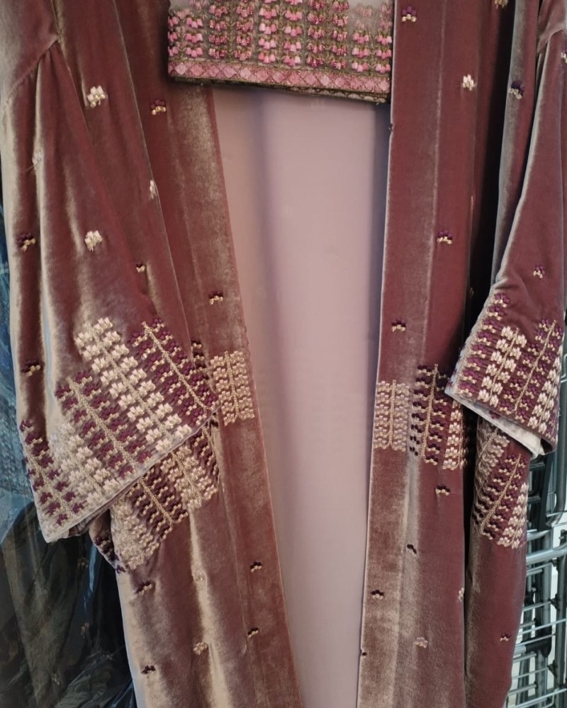 مشلح مخمل مطرز بينك طرحه تل مطرز