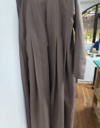 عبايه لنن بني اسمنتي