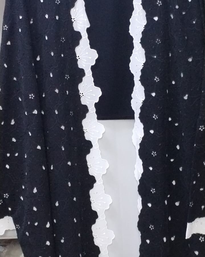 مشلح جاكار ابيض واسود مخرم