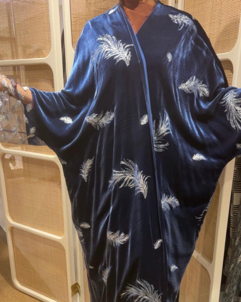 مشلح مخمل كحلي مطرز ورق شجر فضي والكم تل