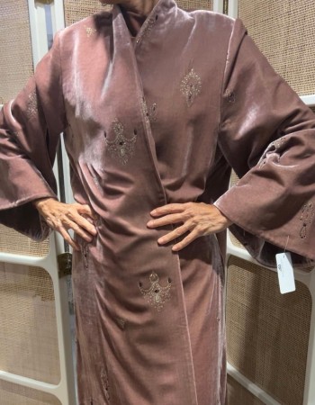 عبايه مخمل بنك مطرز برونز كم كلوشه