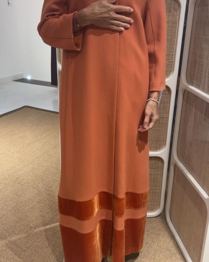 جاكيت كريب فرنسي اورنج مع خطين مخمل من تحت