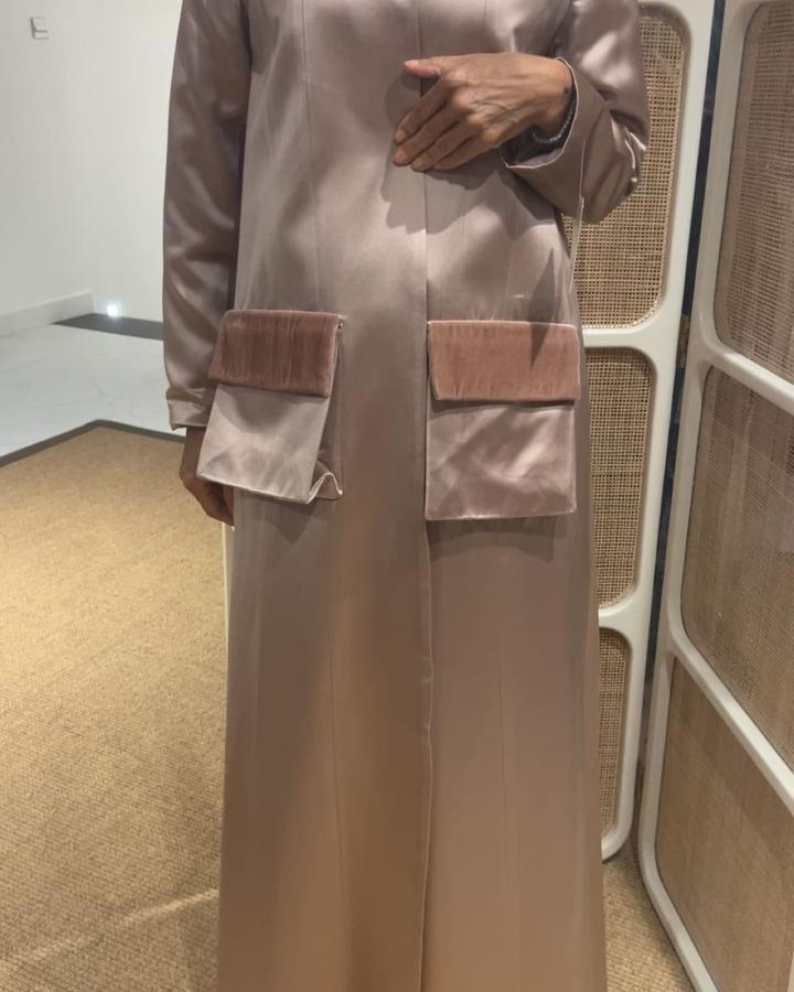 جاكيت ستان بينك مع جيوب ولياقة مخمل