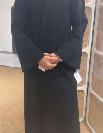 جاكيت لينين ثقيل أسود كم جرس مطرز ورد أسود