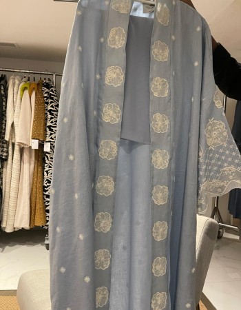 مشلح لنن ازرق مطرز دانتيل بيج