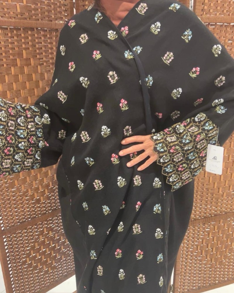 مشلح لنن تيفانى مطرز وروود ملون  واكمام تل مطرز وروود