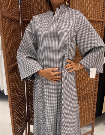 عبايه كريب كاروهات اسود