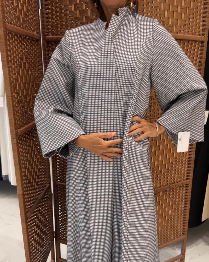 عبايه كريب كاروهات اسود