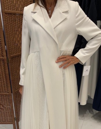 جاكيت كرته على كريب فرنسي أبيض مع الدانتل