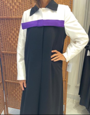 عبايه كريب اسود مع تفته وفيونكه ال