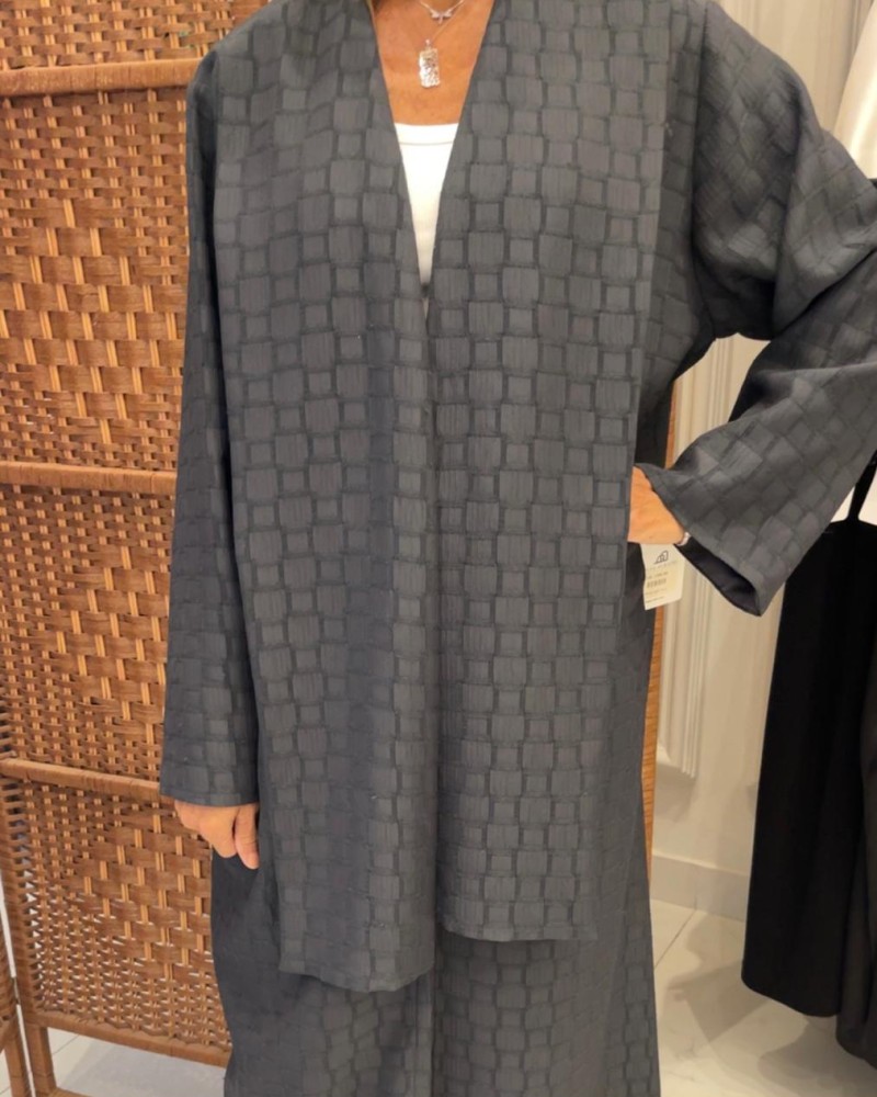 عبايه كريب مربعات رمادي