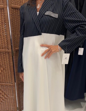 جاكيت كرته كريب أبيض مع المقلم