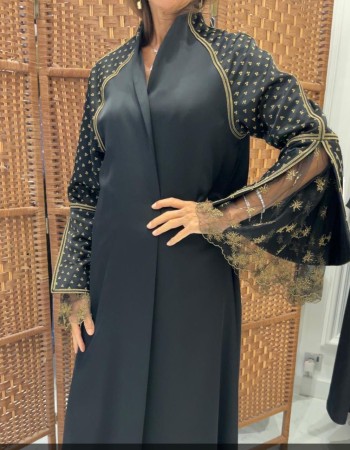 عباية دبل ستان رقلان اكمام مطرز ذهبي  مع الدانتيل - اسود