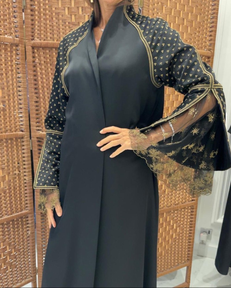 عباية دبل ستان رقلان اكمام مطرز ذهبي  مع الدانتيل - اسود