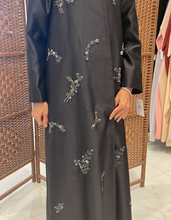 عباية تفتة مطرز كريستال - اسود
