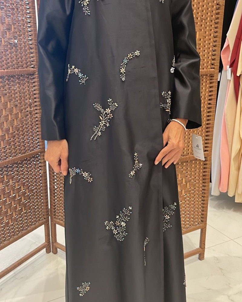 عباية تفتة مطرز كريستال - اسود