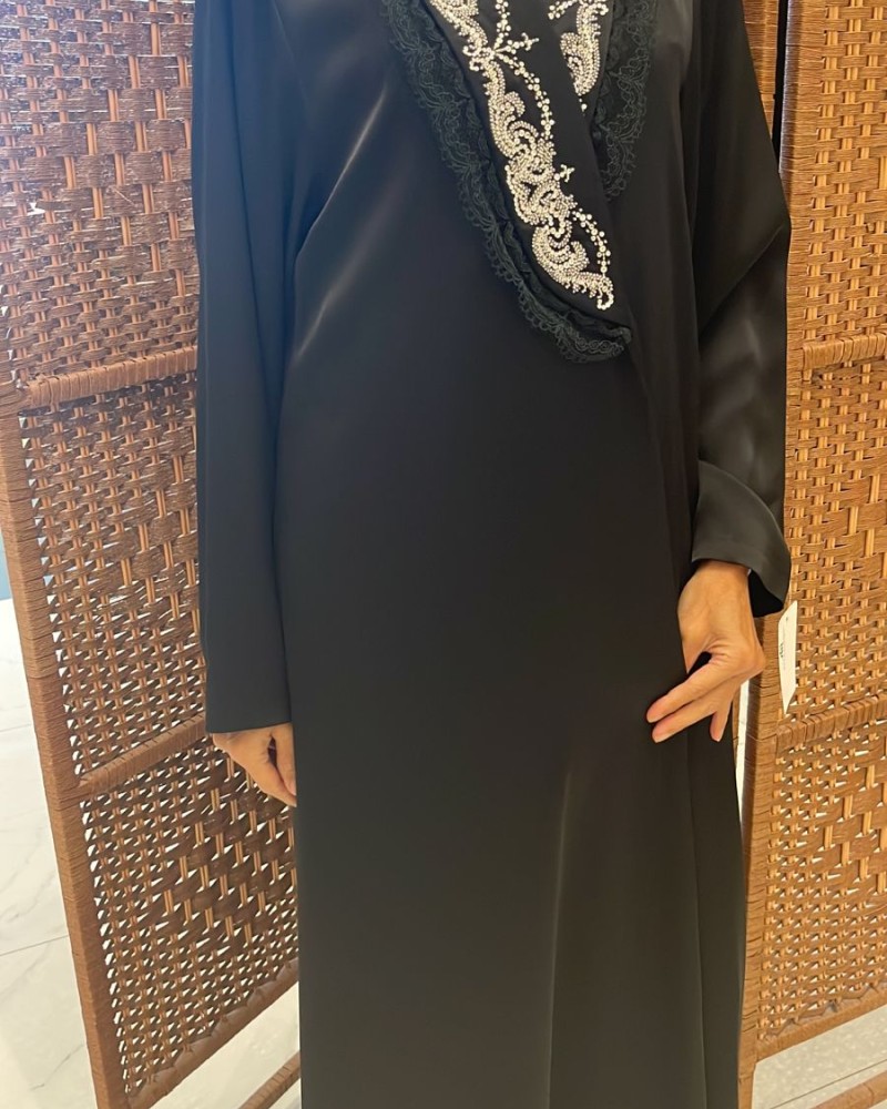 عباية مطرز دبل ستان - اسود - لياقة ملكي